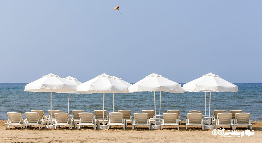 ساحل اختصاصی هتل ریچموند افسوس ریزورت